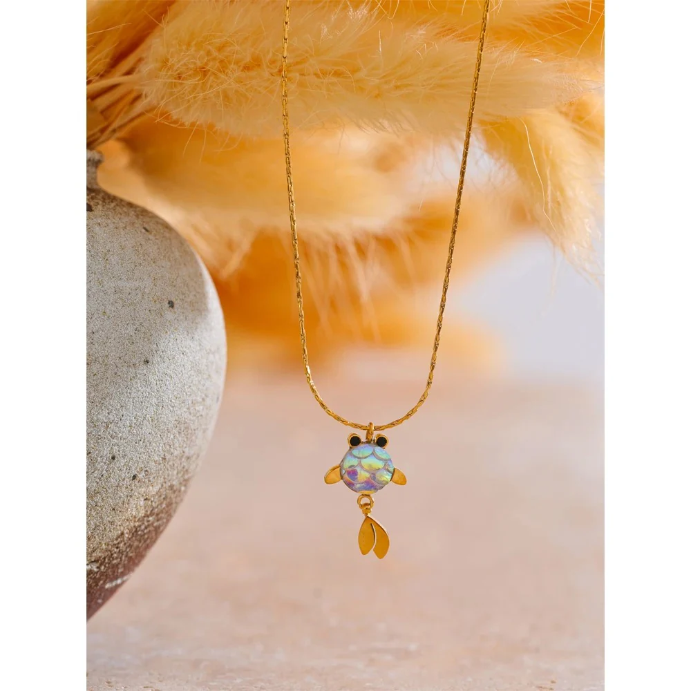 Agile Goldfish Necklace - Image 2