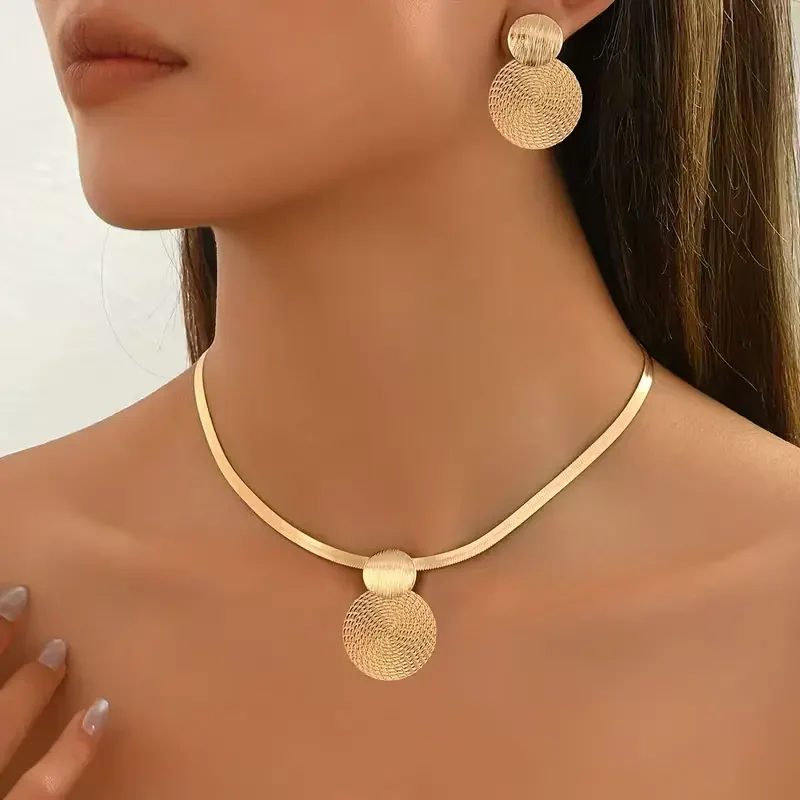 Circle Disc Necklace & Earrings Set - Image 3