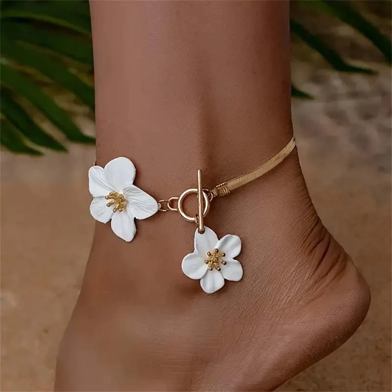 Elegant Twin Flower Anklet - Image 7