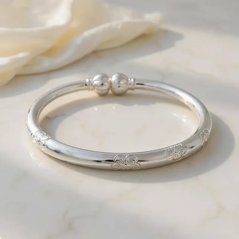 Exquisite Floral Bangle - Image 3