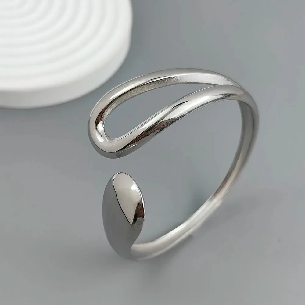 Hallow Chunky Drop Bracelet - Image 3