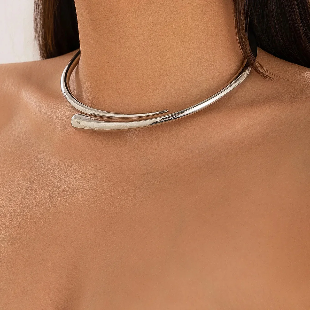 Irregular Minimal Statement Necklace - Image 4